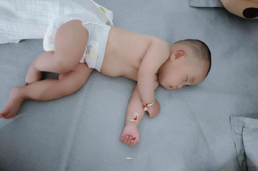 渠县宝宝夏天要穿袜子吗